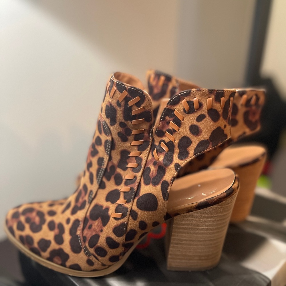 Leopard Print Ankle Boots — CCOCCI